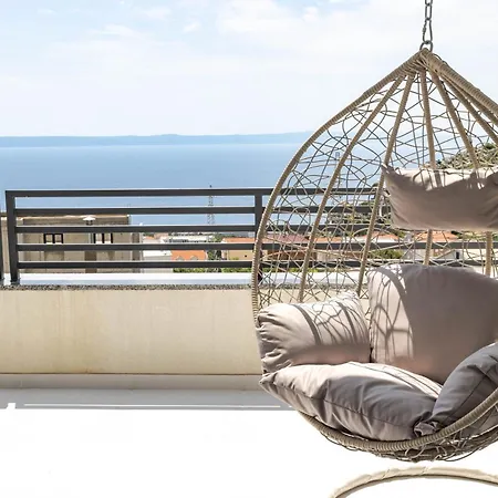 Sunshine House With Free Parking Апартаменти Макарська