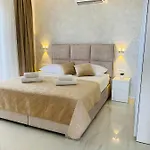 Sunshine House * Makarska