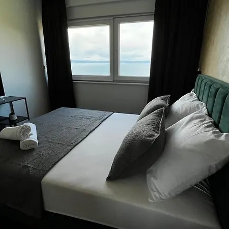 Sunshine House With Free Parking Apartment Makarska
