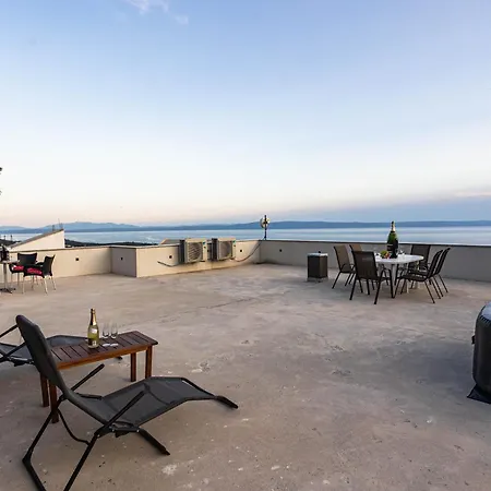 Sunshine House With Free Parking Apartment
