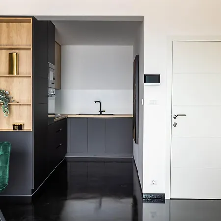 Sunshine House With Free Parking Appartement *