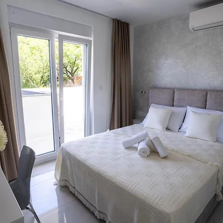 Apartment Sunshine House With Free Parking