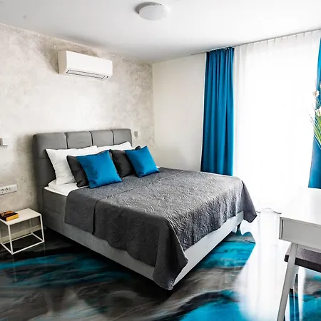 Sunshine House With Free Parking Appartement