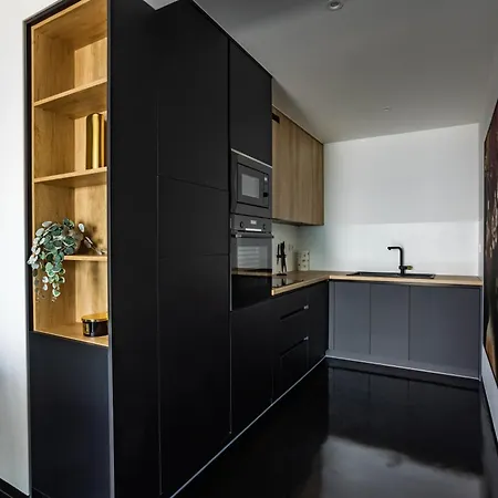 Sunshine House Apartament *