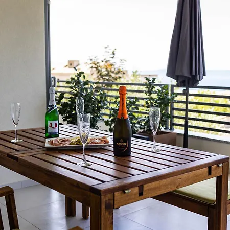 Sunshine House With Free Parking Makarska