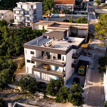 Sunshine House With Free Parking * Makarská