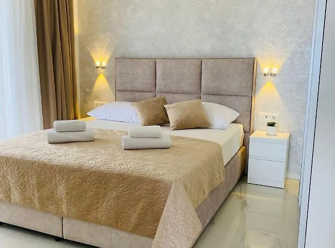 Sunshine House With Free Parking * Makarská