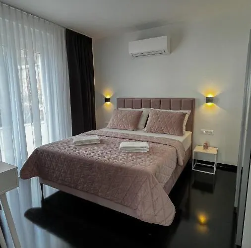 Sunshine House With Free Parking Makarská