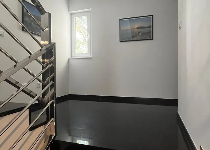 Sunshine House * Μακάρσκα