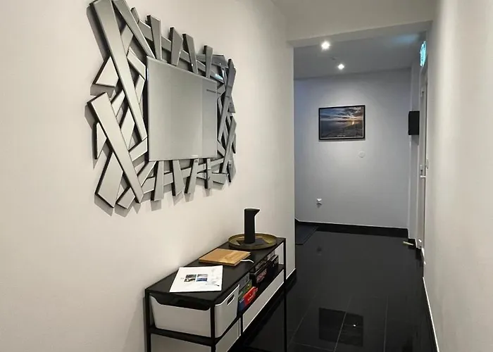 Sunshine House With Free Parking Apartmán *