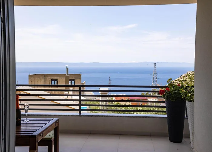 Sunshine House * Μακάρσκα