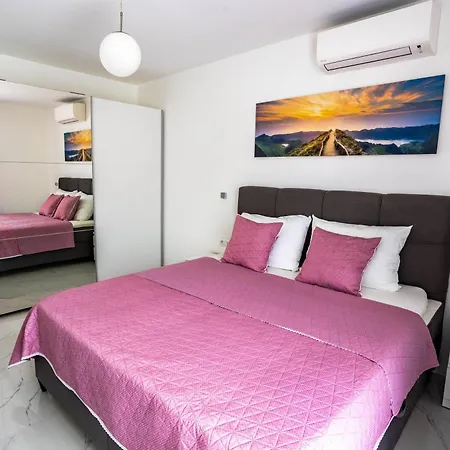 דירה Sunshine House With Free Parking